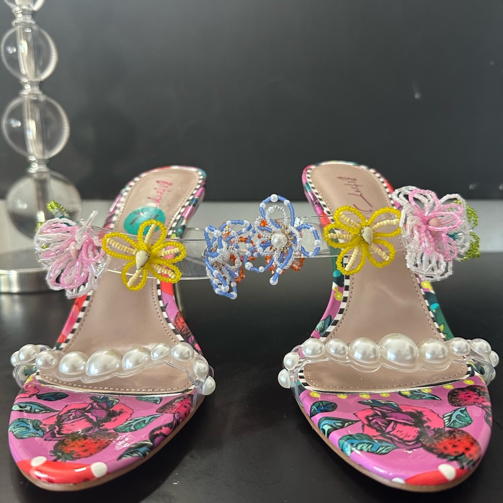 🆕Betsey Johnson GOLDIEE Bright Beaded Floral Heels - Picture 6 of 17